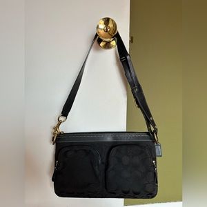 💯Coach Fanny pack in great condition give you chic look!!